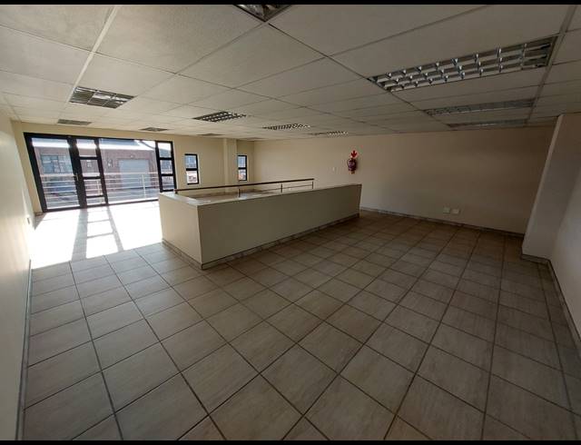 326M² WAREHOUSE TO LET IN CLAYVILLE